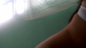 Amateur zelfgemaakte video van een borstenrijke Venezolaanse die wordt geneukt
