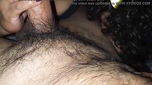 Latina amateur hace una sensual mamada